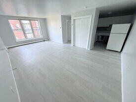 194 Washington St, Unit 335 in Hartford, CT - Building Photo