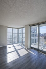 180 N Jefferson St in Chicago, IL - Building Photo - Building Photo
