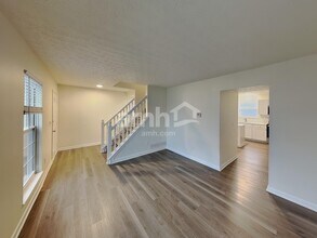 8331 Priestley Dr in Reynoldsburg, OH - Building Photo - Building Photo