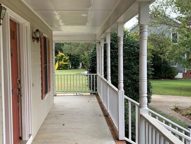 2324 Buckstone Ct in Fuquay Varina, NC - Building Photo - Building Photo