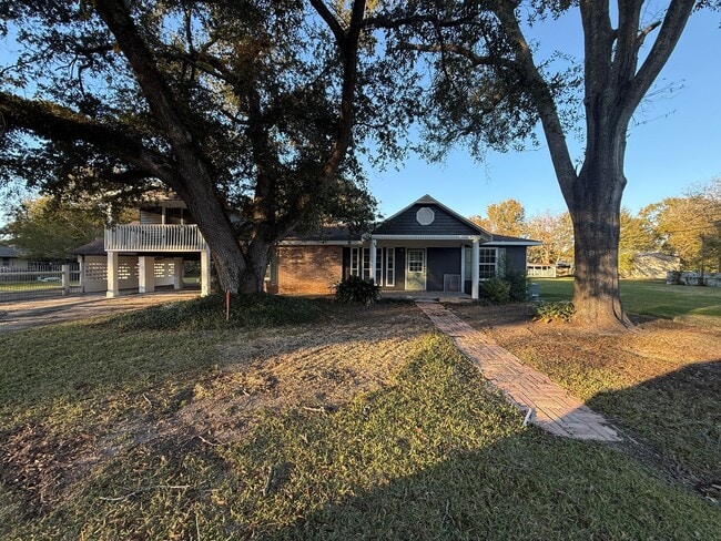 property at 611 E D St