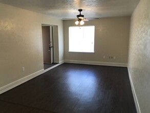 418 University Oaks Blvd in College Station, TX - Building Photo - Building Photo