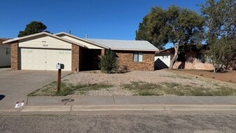 2409 Utah Ave in Alamogordo, NM - Building Photo