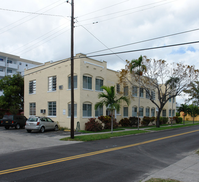 The Jefferson in Hollywood, FL - Building Photo - Building Photo