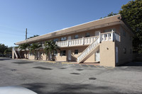 4717 SW 33rd Ave in Fort Lauderdale, FL - Foto de edificio - Building Photo