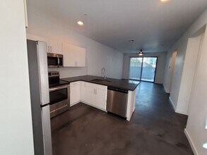 935 W Highland Ave-Unit -2 in Phoenix, AZ - Building Photo - Building Photo