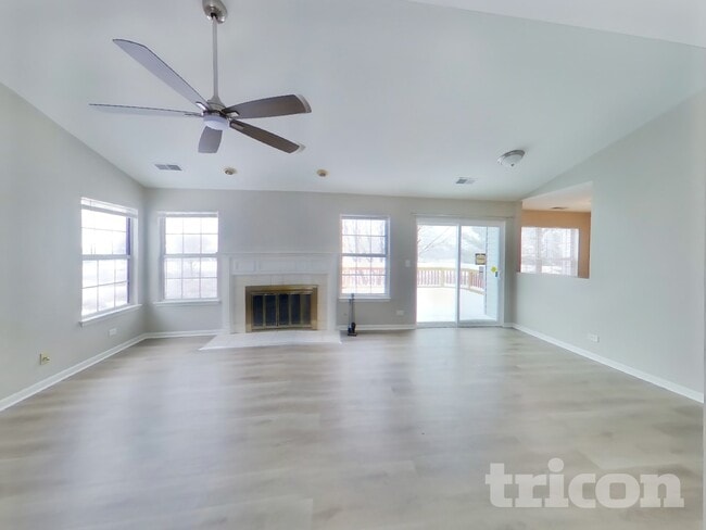 436 Gloria Ln in Oswego, IL - Building Photo - Building Photo