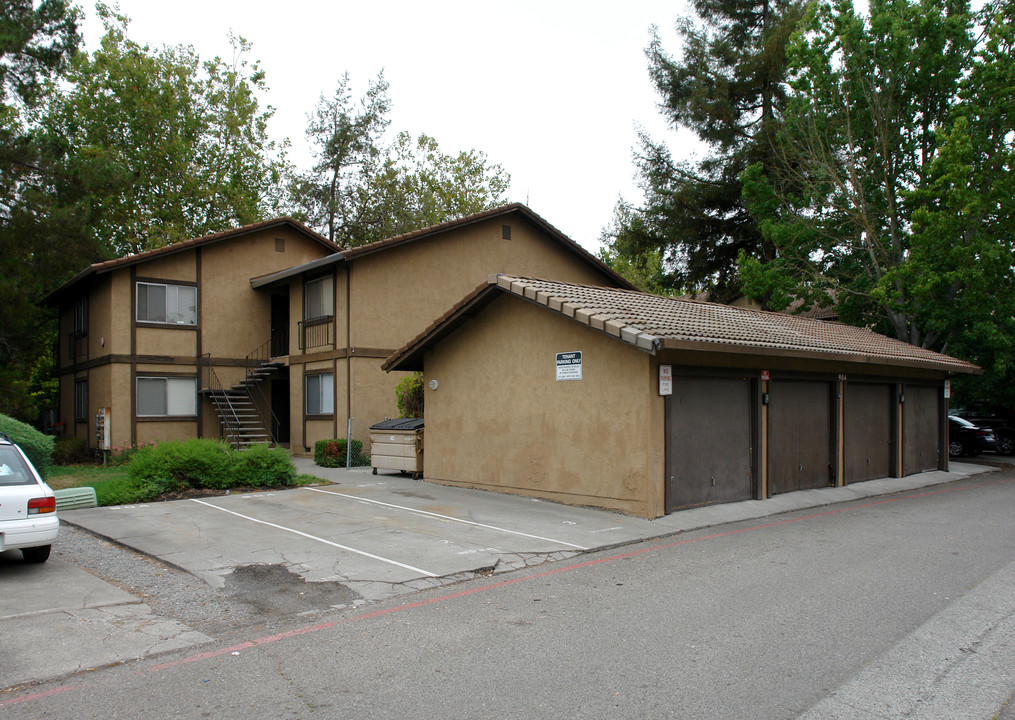 904 Civic Center Dr in Rohnert Park, CA - Building Photo