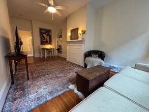 2 Myrtle St, Unit 2 in Boston, MA - Building Photo - Building Photo