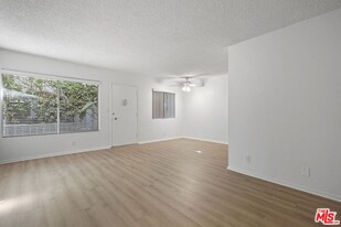 934 6th St in Santa Monica, CA - Building Photo