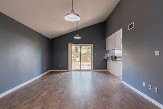 6908 Weatherwood Pl in Pensacola, FL - Foto de edificio - Building Photo