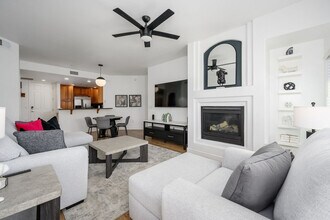 5450 E Deer Valley Dr, Unit SI ID1324963P in Phoenix, AZ - Foto de edificio - Building Photo