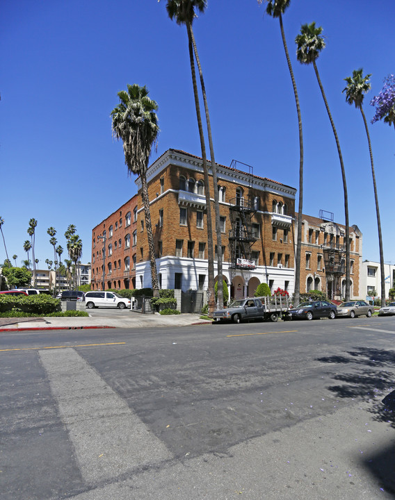 Drake Apartments in Los Angeles, CA - Foto de edificio