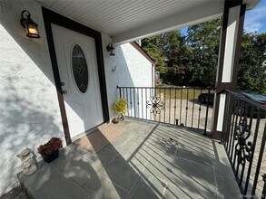 20 Annadale St in Armonk, NY - Building Photo - Building Photo