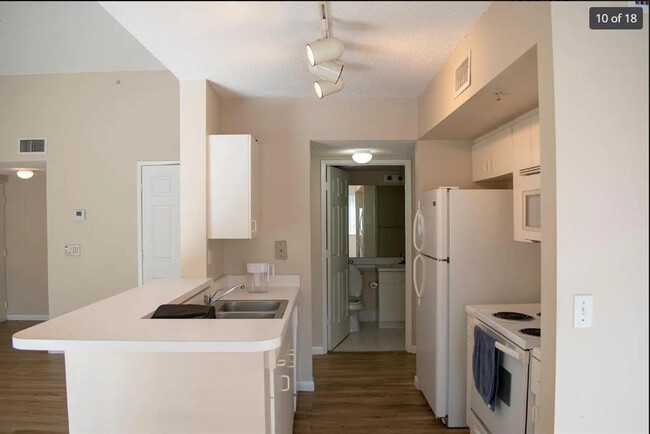 2600 S University Dr, Unit 314 in Davie, FL - Foto de edificio - Building Photo