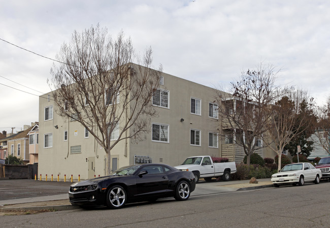 1951 Foothill Blvd in Oakland, CA - Building Photo - Building Photo