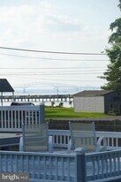 7519 Rock Creek Way in Pasadena, MD - Building Photo