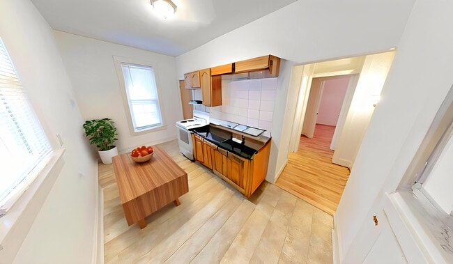 property at 517 W Edwards St