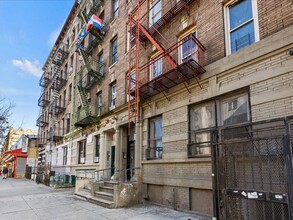 121 Vermilyea Ave in New York, NY - Building Photo - Building Photo