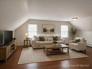 105 Cony St in Augusta, ME - Building Photo - Building Photo