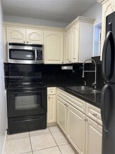 399 NW 72nd Ave, Unit 311 in Miami, FL - Building Photo - Building Photo