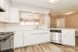 4801 Applewood Rd in Fort Worth, TX - Building Photo - Building Photo