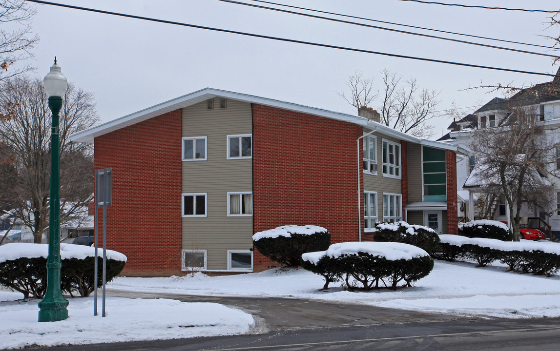 Bel-Aire Apartments in Auburn, NY - Building Photo