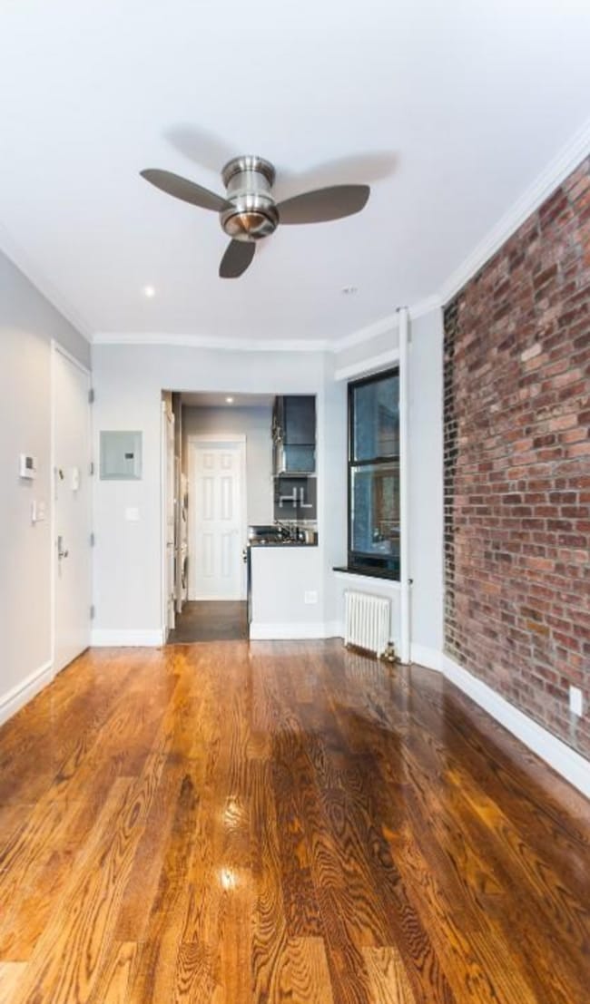 E 10TH ST., Unit 2A in New York, NY - Building Photo - Building Photo