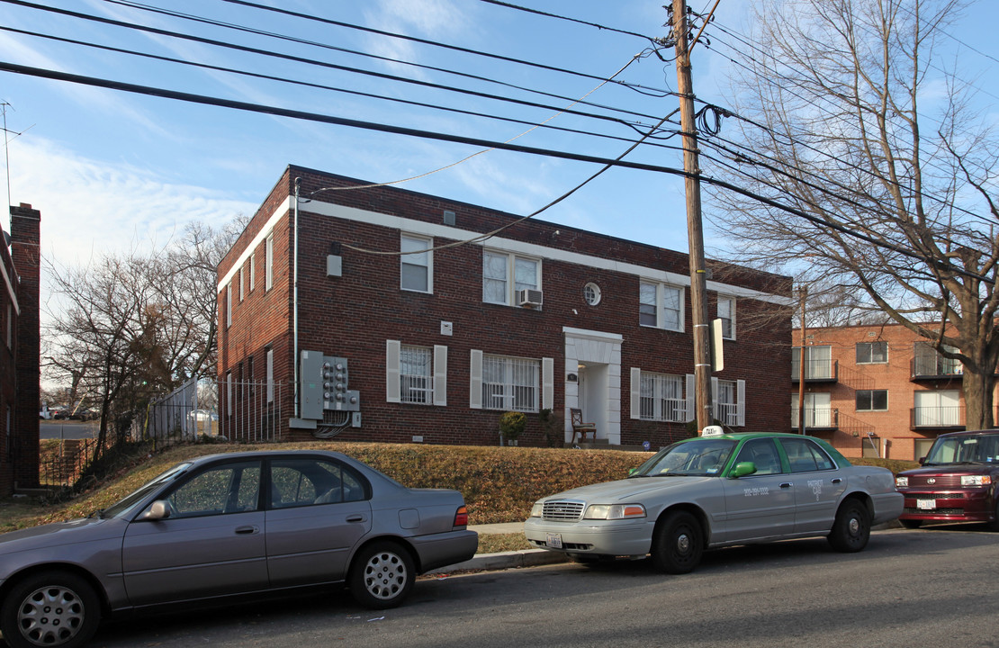 61 Hawaii Ave NE in Washington, DC - Foto de edificio