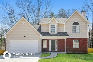 8156 N Sterling Lakes Dr in Covington, GA - Building Photo