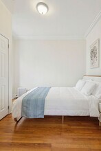 300 E 69th St in New York, NY - Building Photo - Building Photo