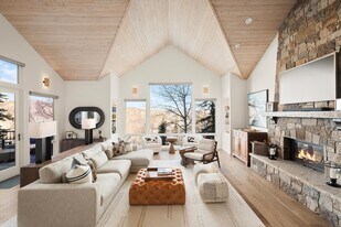 18 Edgewood Ln in Snowmass Village, CO - Building Photo