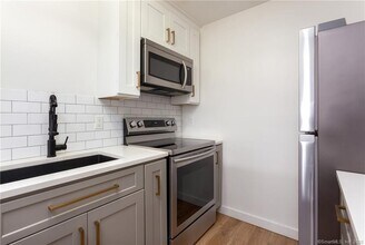 188 Flax Hill Rd, Unit C3 in Norwalk, CT - Building Photo - Building Photo