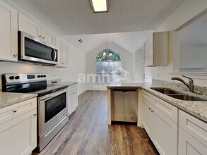 170 Belle Grove Cir in Richmond Hill, GA - Building Photo - Building Photo