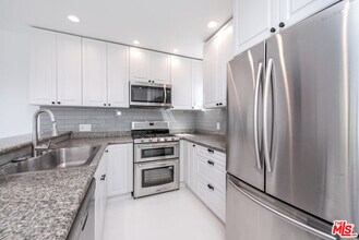 29235 Heathercliff Rd in Malibu, CA - Building Photo - Building Photo