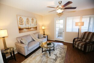 7 W Mohawk Dr, Unit Carefree in Phoenix, AZ - Building Photo