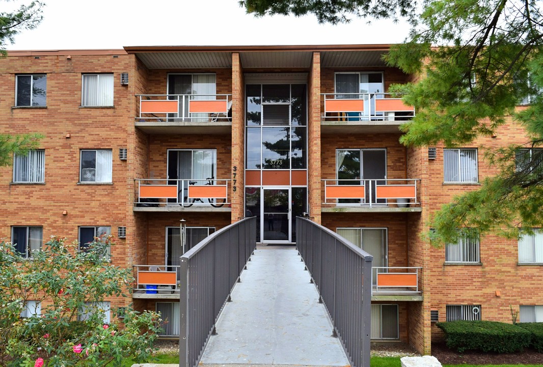 Field Terrace in Cincinnati, OH - Foto de edificio