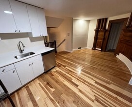 25 Bow St, Unit 1 in Somerville, MA - Foto de edificio - Building Photo