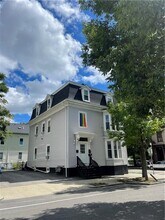 90 Sycamore St-Unit -3 in Providence, RI - Foto de edificio - Building Photo