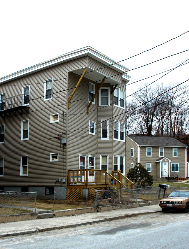 324-232 4th Ave in Woonsocket, RI - Building Photo - Building Photo