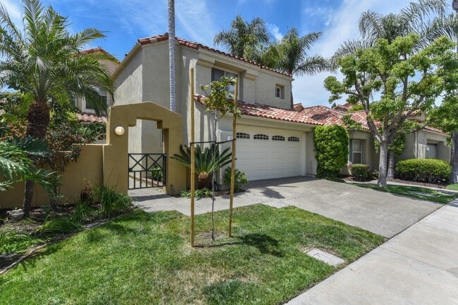 9 Las Cruces in Irvine, CA - Building Photo - Building Photo