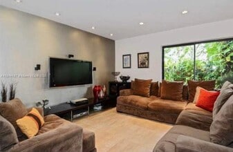 2991 Lakewood Ln in Hollywood, FL - Foto de edificio - Building Photo