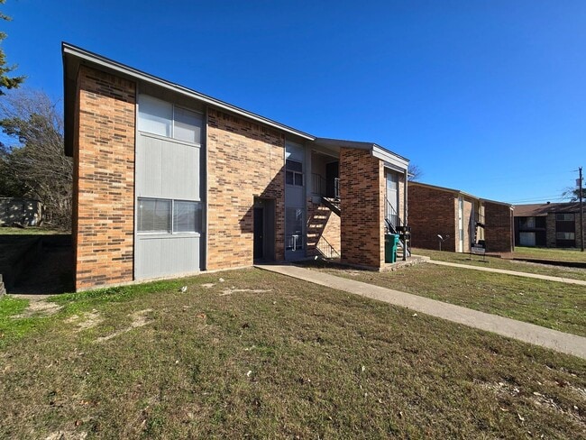 1305 Indian Trail in Harker Heights, TX - Building Photo - Building Photo