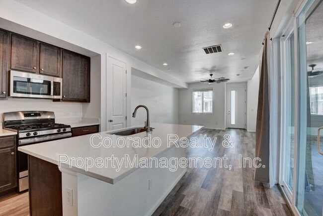 593 S Pitkin Ct in Aurora, CO - Building Photo - Building Photo