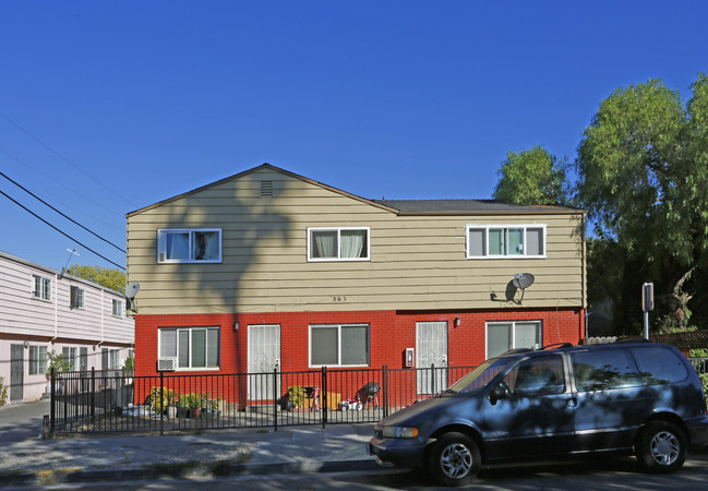 563 Avalani Ave in San Jose, CA - Foto de edificio - Building Photo