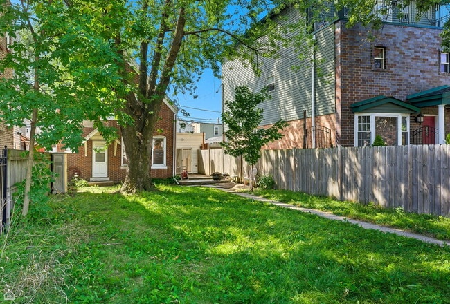 3709 W Potomac Ave in Chicago, IL - Building Photo - Building Photo