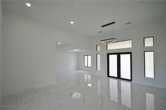 1234 Bermar St in Ft. Myers, FL - Building Photo - Building Photo