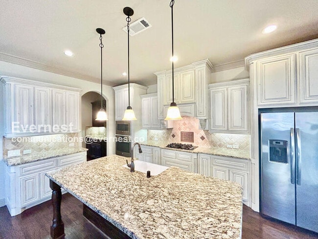 property at 4417 Villa Dr