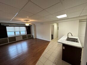 811 W Springfield Ave in Champaign, IL - Building Photo - Building Photo