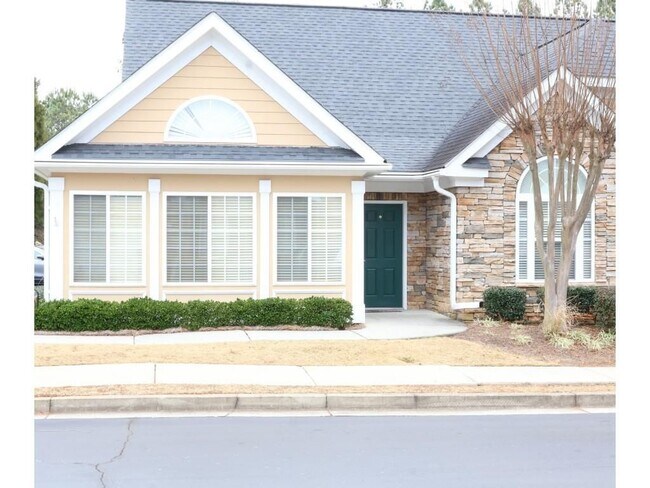 3204 Village Ln in Roswell, GA - Foto de edificio - Building Photo